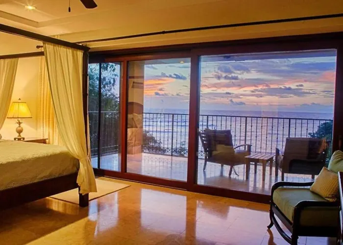 Beachfront, Sunset, & Ocean Views With Elevator Appart hôtel