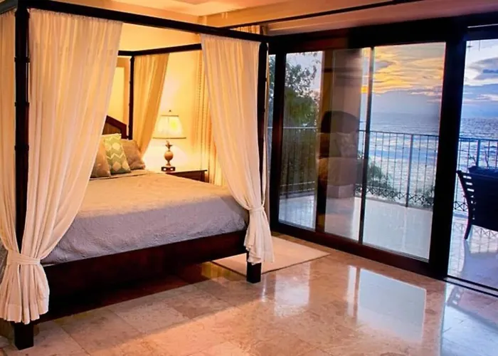 Appart hôtel Beachfront, Sunset, & Ocean Views With Elevator 4*